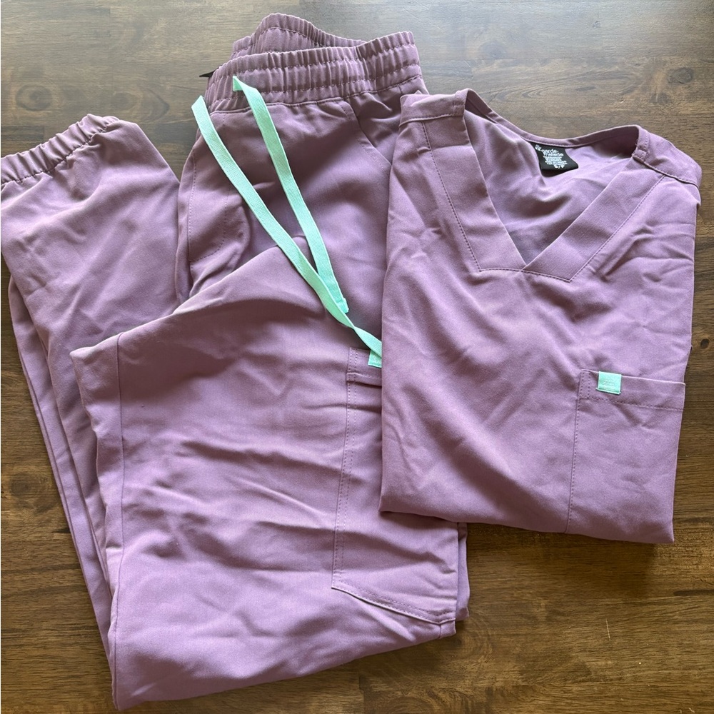 Garde Malade scrubs set